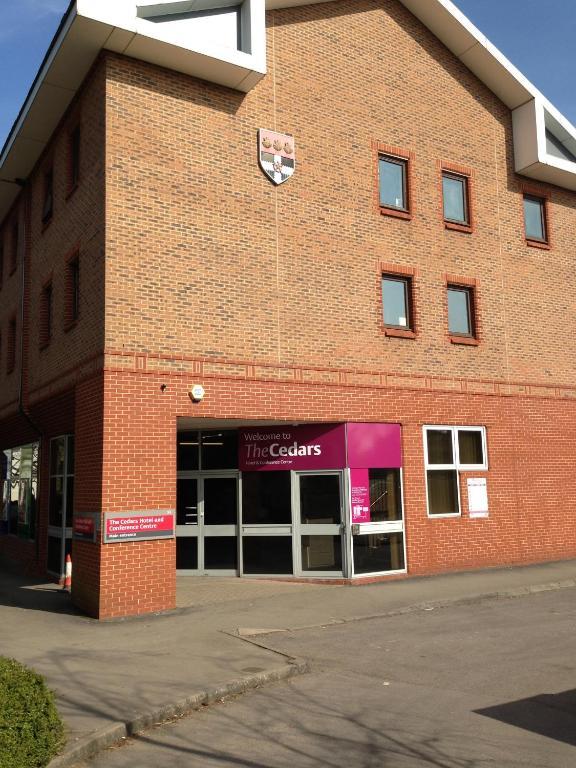 The Cedars Hotel Wokingham Extérieur photo