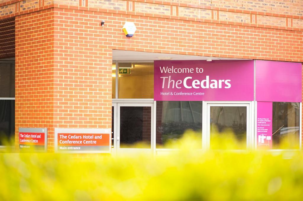 The Cedars Hotel Wokingham Extérieur photo