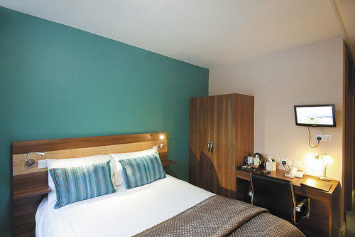 The Cedars Hotel Wokingham Extérieur photo